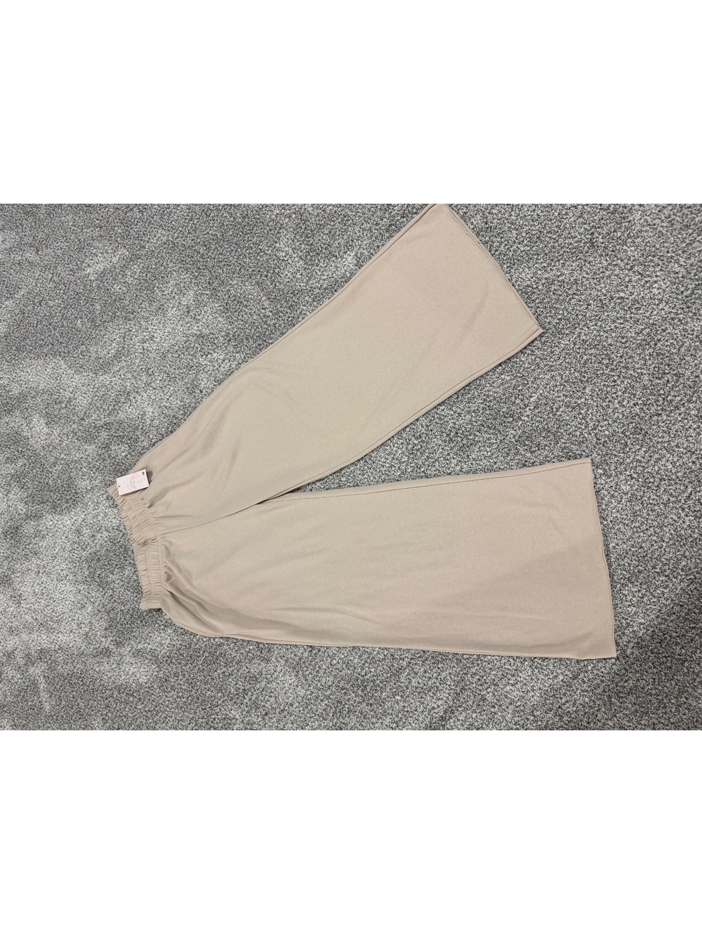 Neutral Ground Women’s Beige Wide Leg Sweatpants Size Medium NWT